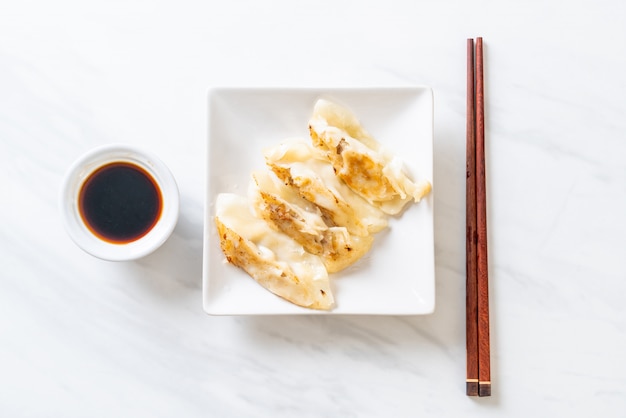 Japanse gyoza of knoedelssnack