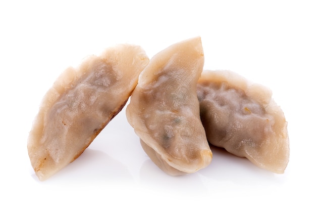 Japanse gyoza op witte achtergrond