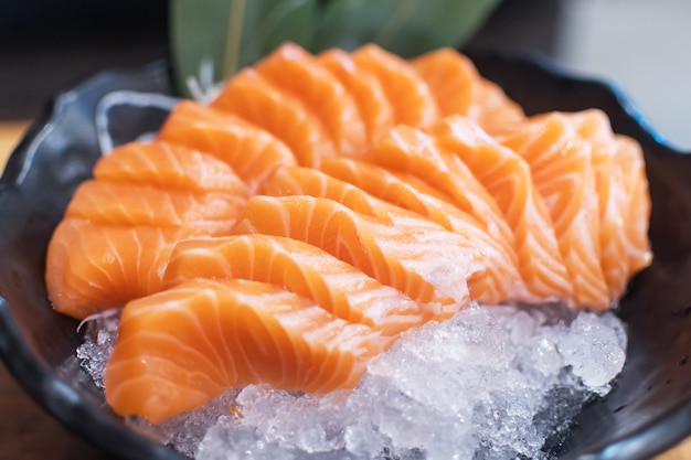 Japanse sashimi zalm vismeel. zeevruchten gezond biologisch