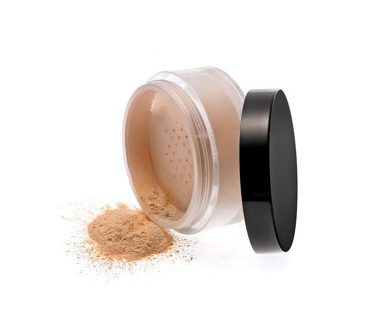 फोटो jar of face powder isolated on white