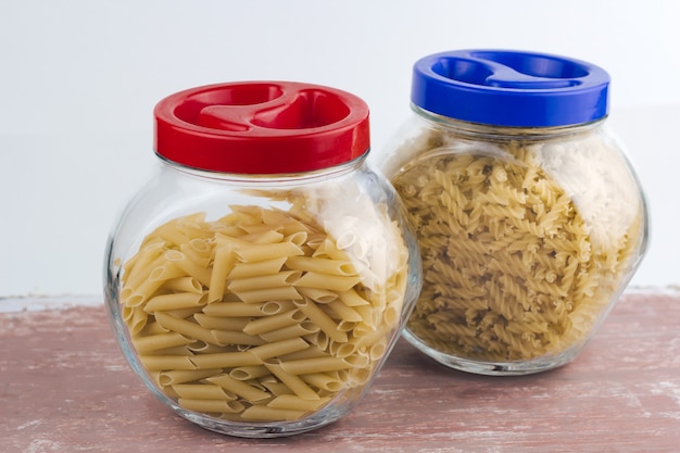 Foto vaso con pasta, conservazione degli alimenti