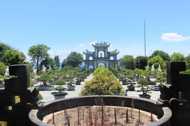 Photo jardines de la pagoda linh ung en da nang vietnam