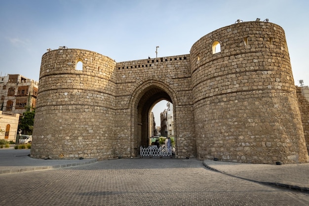 Photo jeddah old gate restored in historical town of jeddah saudi arabia