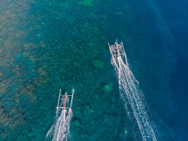 Залив Джемелук Амед Амед быстро становится популярным туристическим направлением на Бали, Индонезия. Расположенный на северо-востоке Бали, он является домом для отличного подводного плавания с аквалангом, фридайвинга и йоги.