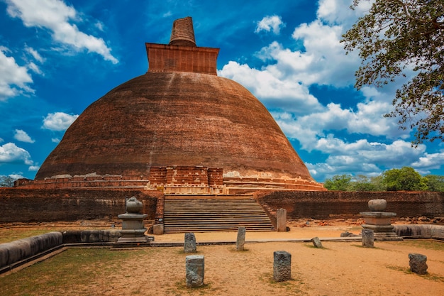 Jetavaranama dagoba Boeddhistische stoepa, Anuradhapura, Sri Lanka