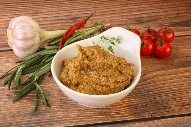 Photo jewish eggplant dip with oil