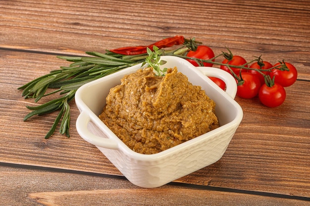 Photo jewish eggplant dip with oil