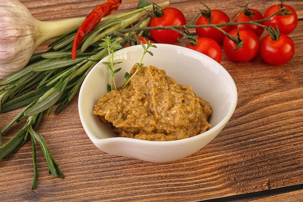 Photo jewish eggplant dip with oil