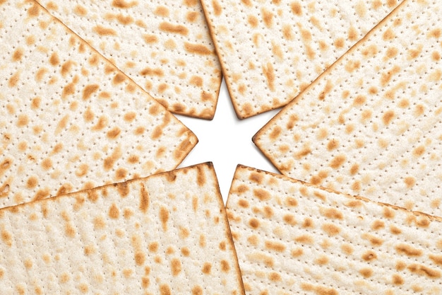 Фото Еврейская лепешка маца на пасху на белом