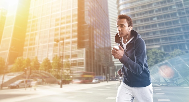 Photo jogger in city