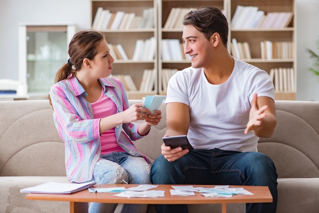 Jong gezin gezinsfinanciën bespreken