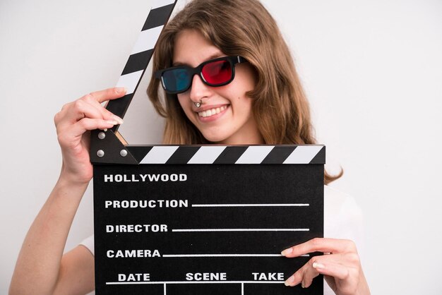 Jong meisje met een bioscoop klepel film of filmconcept