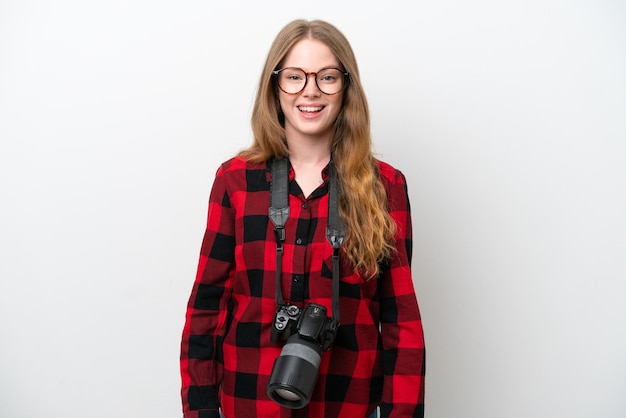 Jonge fotograaf mooie vrouw geïsoleerd op een witte achtergrond met verrassing gelaatsuitdrukking