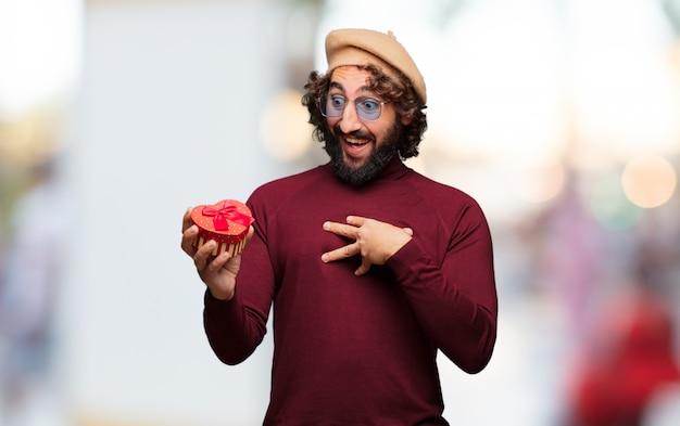 Jonge gekke man in liefde, Valentijnsdag concept.