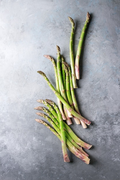 Jonge groene asperges