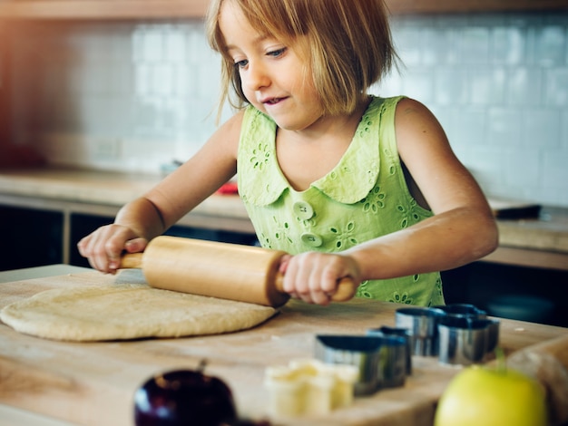 Jonge Kaukasische bakker