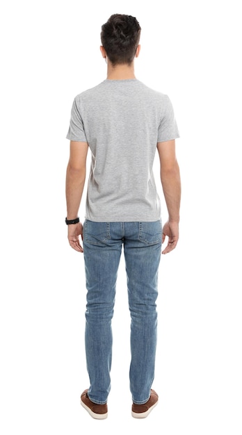 Jonge man in t-shirt op witte achtergrond Bespotten voor ontwerp