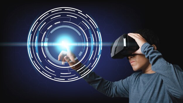 Jonge man met behulp van virtual reality headset. VR, toekomst, technologie online digitaal hi-tech technologieontwerp. conceptinnovatie.