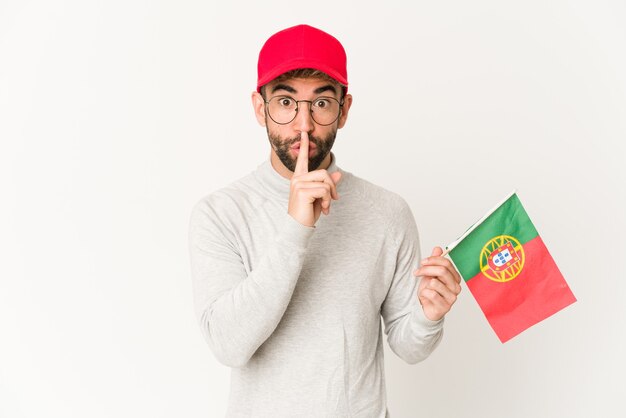 Jonge man met een vlag van portugal