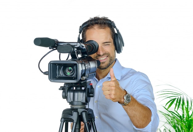 Jonge man met professionele filmcamera