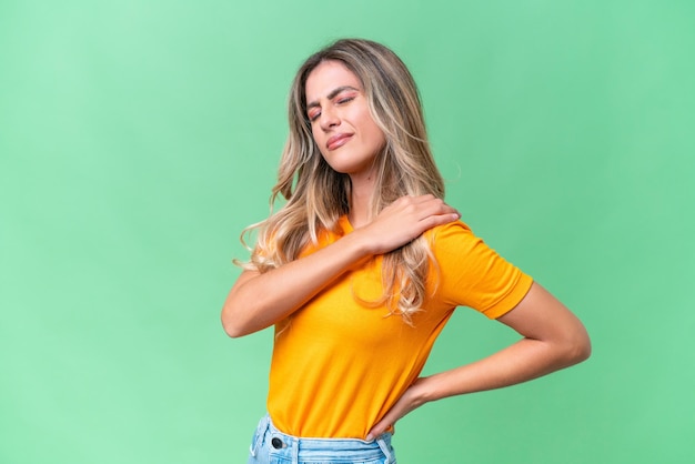Jonge mooie Uruguayaanse vrouw met een geïsoleerde achtergrond