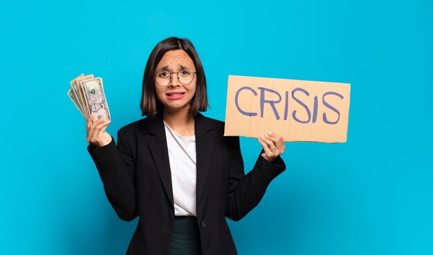 Foto jonge mooie zakenvrouw crisis concept