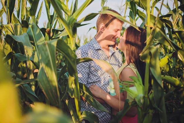 Foto jonge paar in liefde