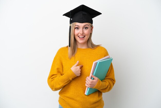 Jonge student blanke vrouw geïsoleerd op een witte achtergrond met verrassing gezichtsuitdrukking