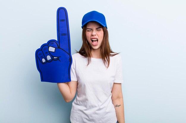 Jonge volwassen mooie vrouw nummer één hand fan