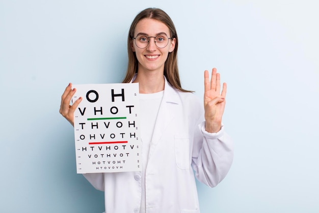 Jonge volwassen mooie vrouw optische visie testconcept