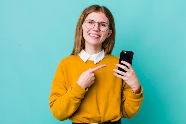 Jonge volwassen mooie vrouw telefoon concept