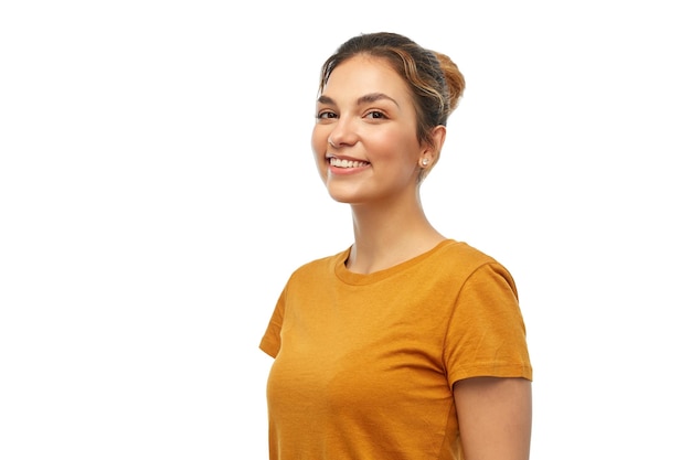 jonge vrouw of tienermeisje in oranje T-shirt