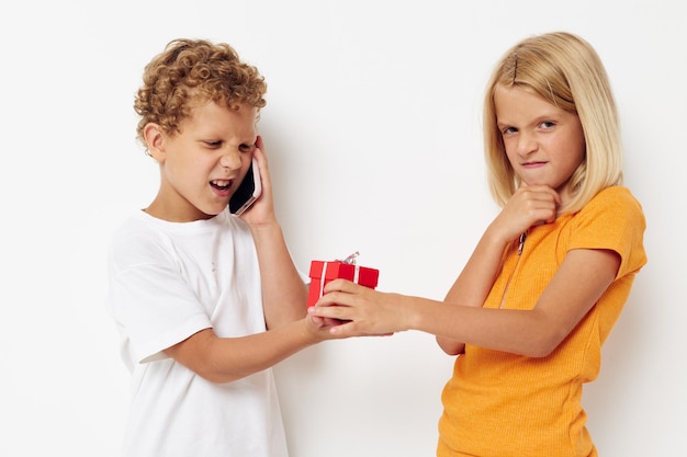 Jongen en meisje cadeaus vakantie leuk verjaardag