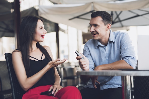 A journalist talking with a beautiful girl 