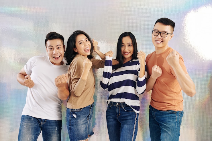 Photo 歡樂的亞洲年輕人