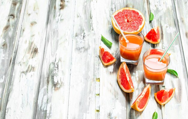 Photo juice and grapefruit slices