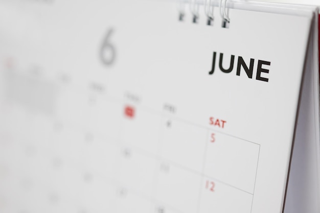 Foto pagina del calendario di giugno con mesi e date concetto di riunione di appuntamento per la pianificazione aziendale