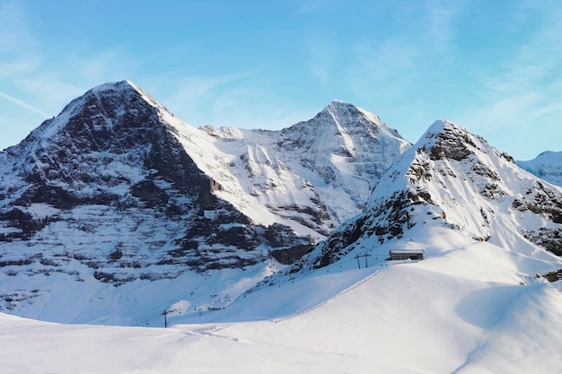 Jungfrau, Eiger en Monch Bergtoppen in de winter Zwitserse Alpen, vanuit helikopterview