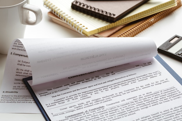 Juridische contractondertekening - koop verkoop onroerend goed contract