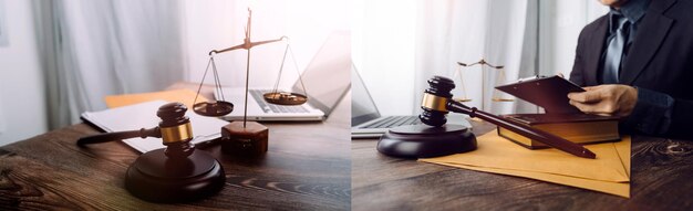 正義と法の概念木製のテーブルの法廷で男性裁判官とオフィスで働くカウンセラーまたは男性弁護士法法のアドバイスと正義の概念