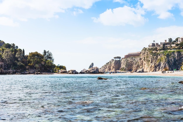 Kaap van Taormina en strand Isola Bella op Sicilië