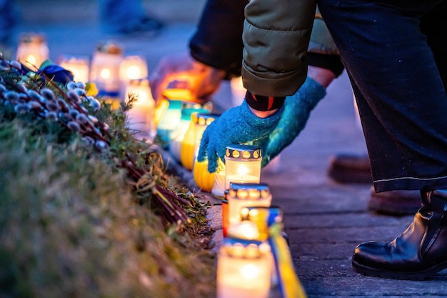 Kaarsen op straten voor vrede in Oekraïne symboliseren om de oorlog te stoppen Stand met Oekraïne