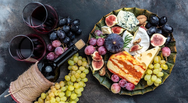 Foto kaasschotel, snacks en wijn restaurantmenu dieet kookboekrecept