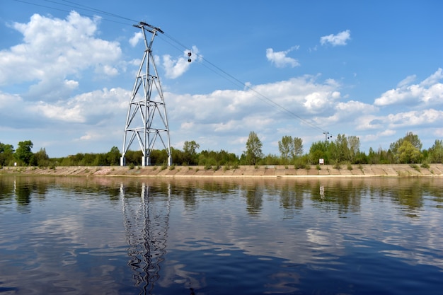 Kabelbaan over de rivier de Wolga