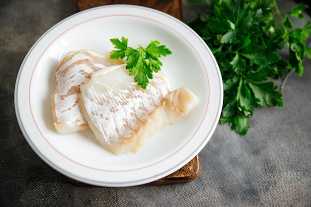 kabeljauw vis zeevruchten witte huidloze filet verse maaltijd eten snack op tafel kopieer ruimte eten