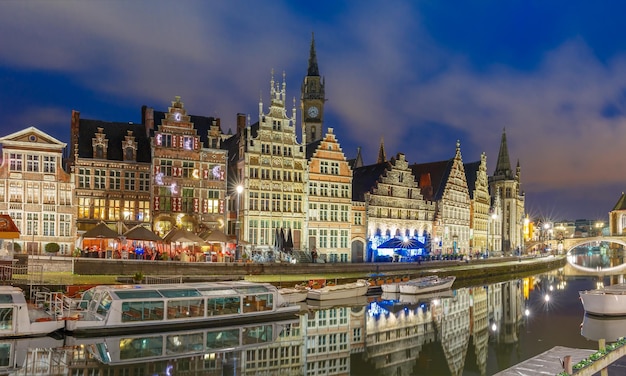 Kade Graslei in Gent stad bij avond België