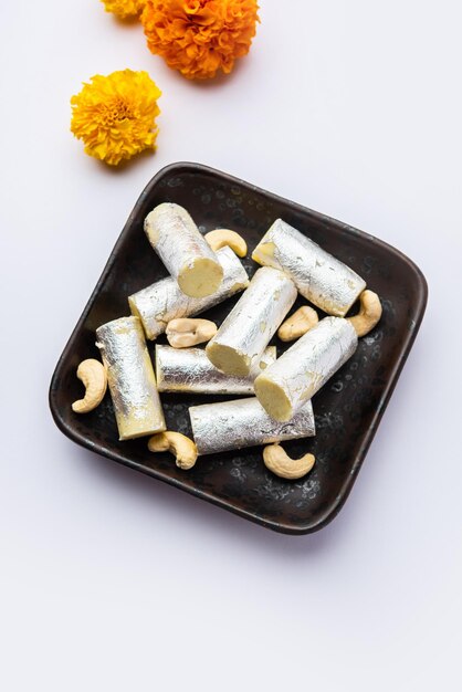 Kaju Roll mithai Een koninklijk Traditioneel snoepje gemaakt van cashewpoeder en mawa met suiker
