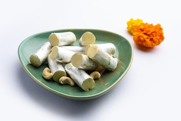 Kaju Roll mithai Een koninklijk Traditioneel snoepje gemaakt van cashewpoeder en mawa met suiker