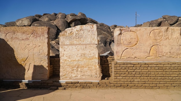 ナセル湖アスワンエジプトの隣のヌビアの島にあるカラブシャ寺院