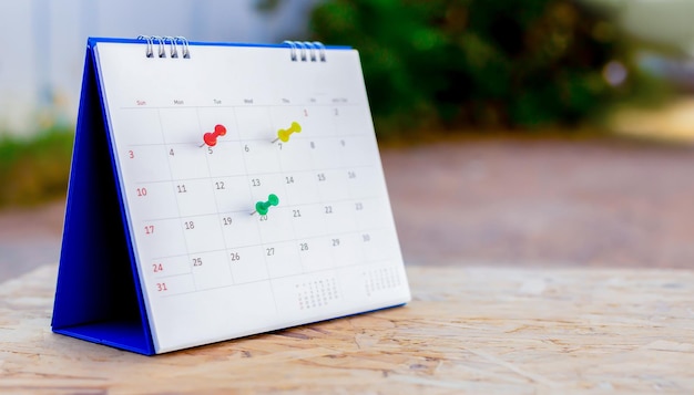 Kalender en geplande afspraken met pinnen